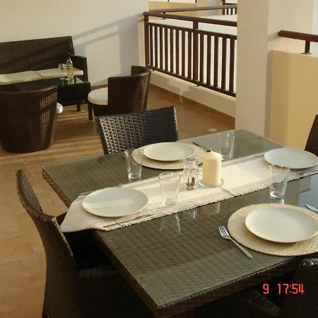 2 Bed With Huge Balcony Overlooking Pool *