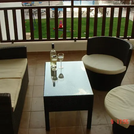 2 Bed With Huge Balcony Overlooking Pool * 파라림니