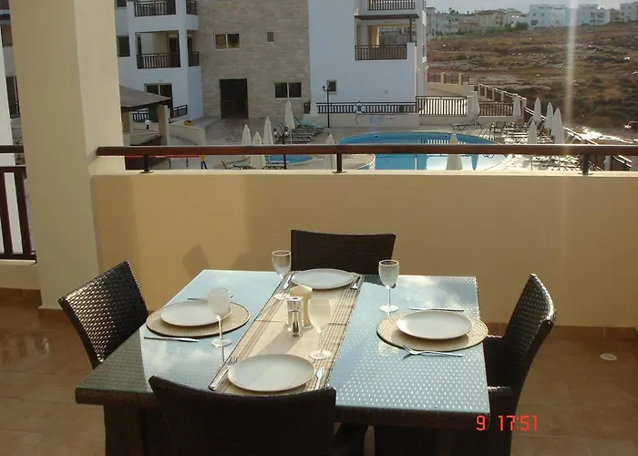 2 Bed With Huge Balcony Overlooking Pool アパート パラリムニ