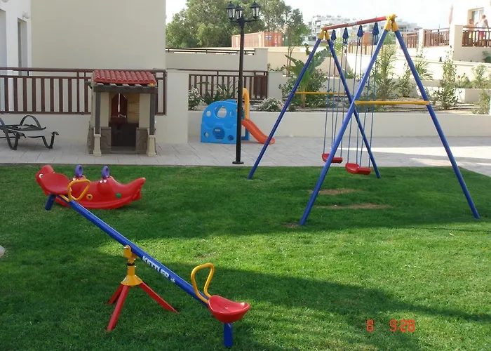 2 Bed With Huge Balcony Overlooking Pool