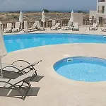 2 Bed With Huge Balcony Overlooking Pool Paralimni