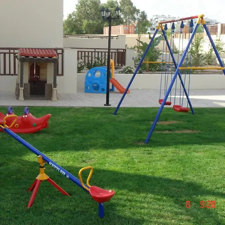 2 Bed With Huge Balcony Overlooking Pool