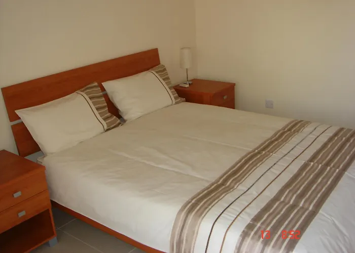 Διαμέρισμα 2 Bed With Huge Balcony Overlooking Pool *