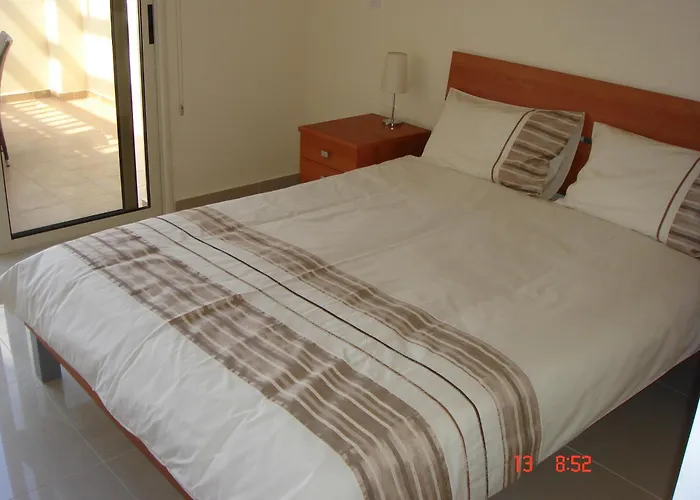 Διαμέρισμα 2 Bed With Huge Balcony Overlooking Pool *